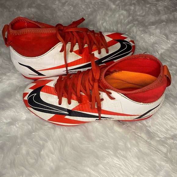 Nike Cristiano Ronaldo Mercurial Soccer Cleats - Picture 2 of 3